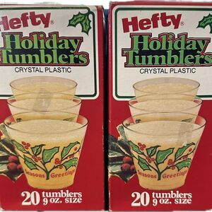 Hefty Brand Holiday Tumblers - Festive Green and Red